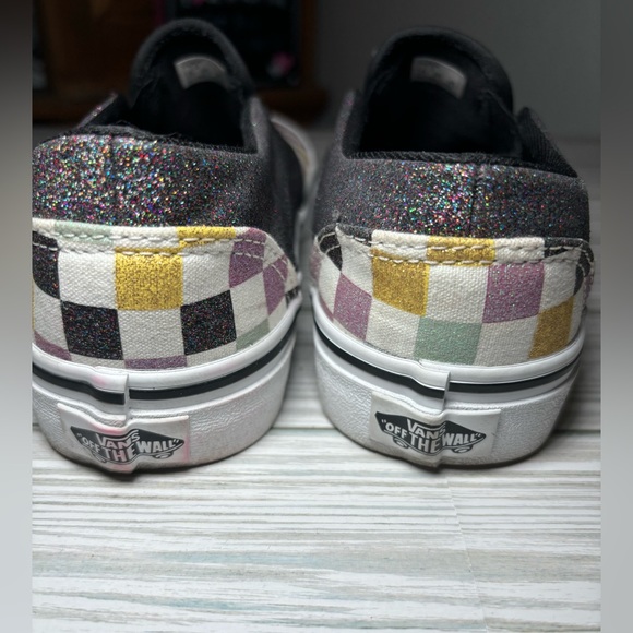 Vans size 7 women’s (men’s 5.5) - Picture 2 of 4
